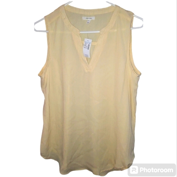 Maurices Tops - Maurices sleeveless yellow shirt‎ NWT
